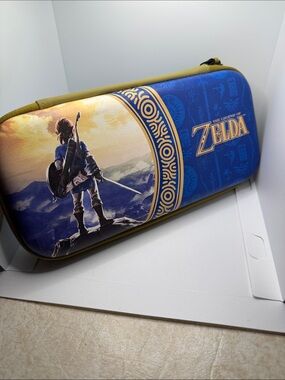 The Legend of Zelda Switch Carrying Case - Blue/Gold